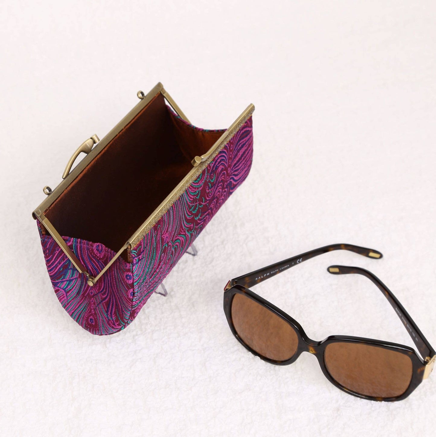 Handmade Peacock Brocade Eyeglasses Case with Kiss Clasp