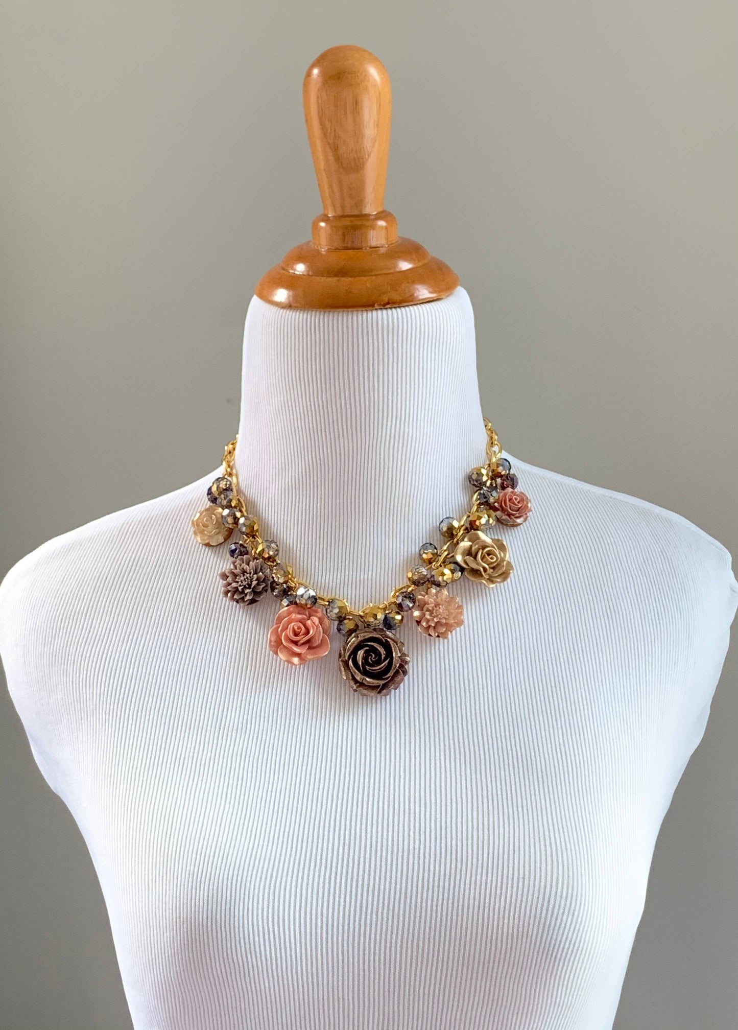The Caramel Bouquet Necklace